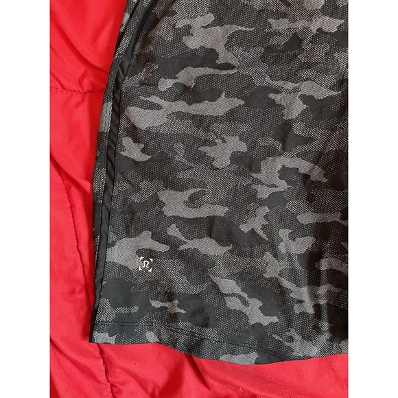 Lululemon Pace Breaker LL Shorts. Mens M Black Camo, 9in Inseam - Picture 5 of 5